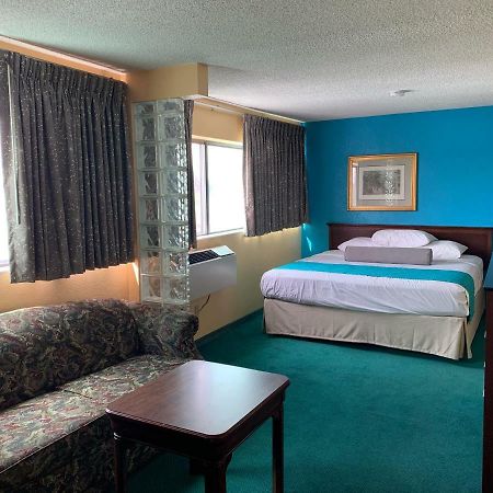 Howard Johnson By Wyndham Denver West Wheat Ridge Exterior foto