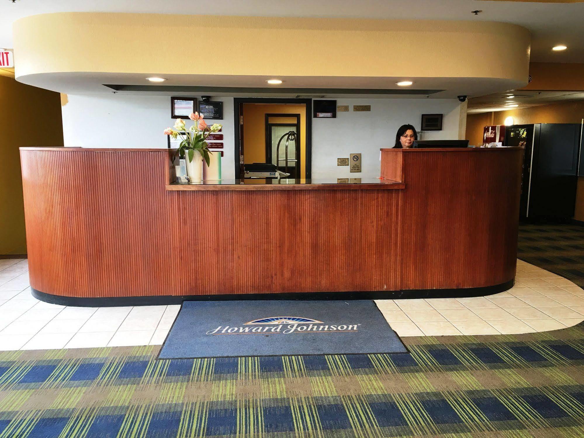 Howard Johnson By Wyndham Denver West Wheat Ridge Exterior foto
